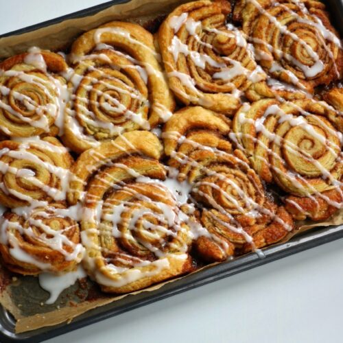 Puff pastry cinnamon rolls