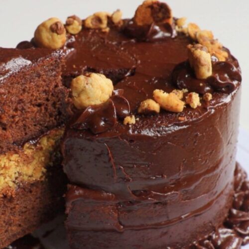 Chocolate milk and cookies cake