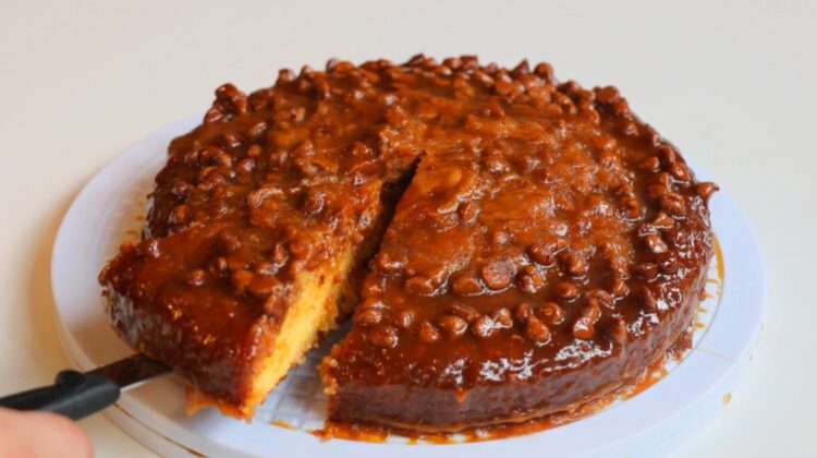 Caramel upside down cake