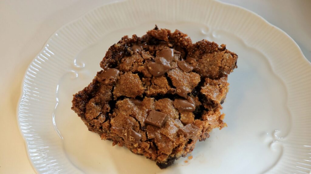 Chocolate brookie bars