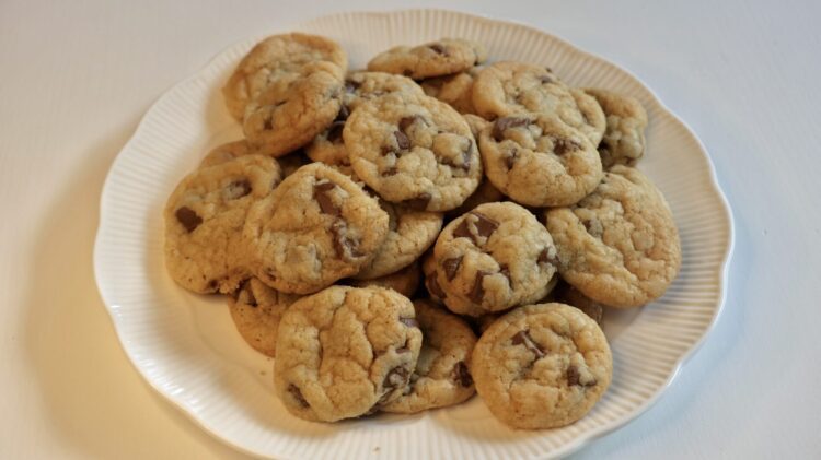 Mini chocolate chip cookies