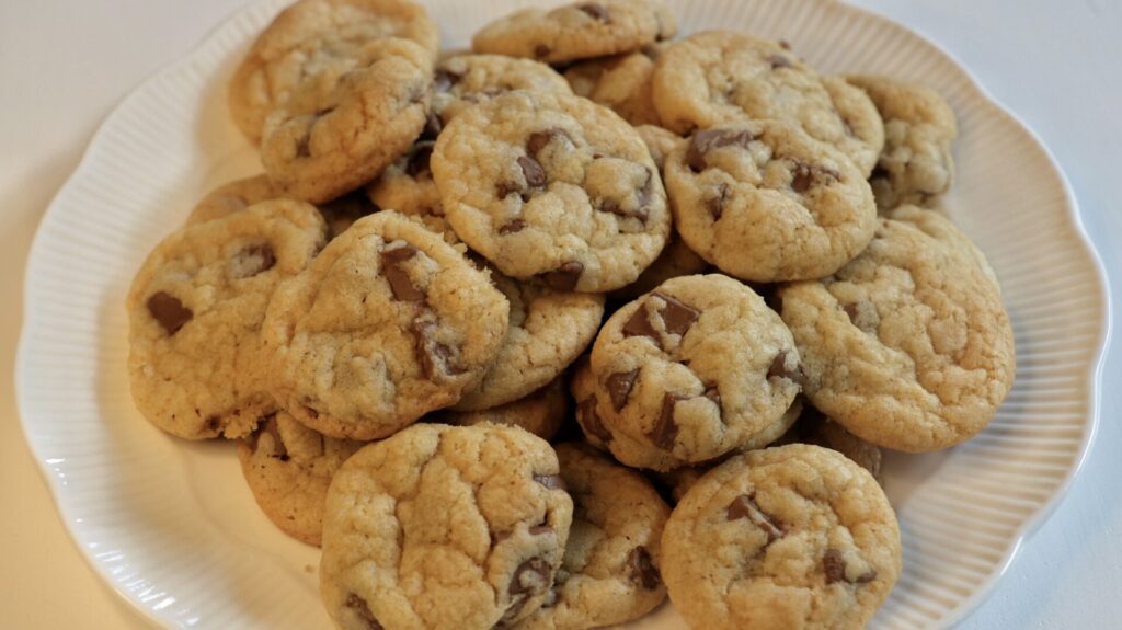 Mini chocolate chip cookies